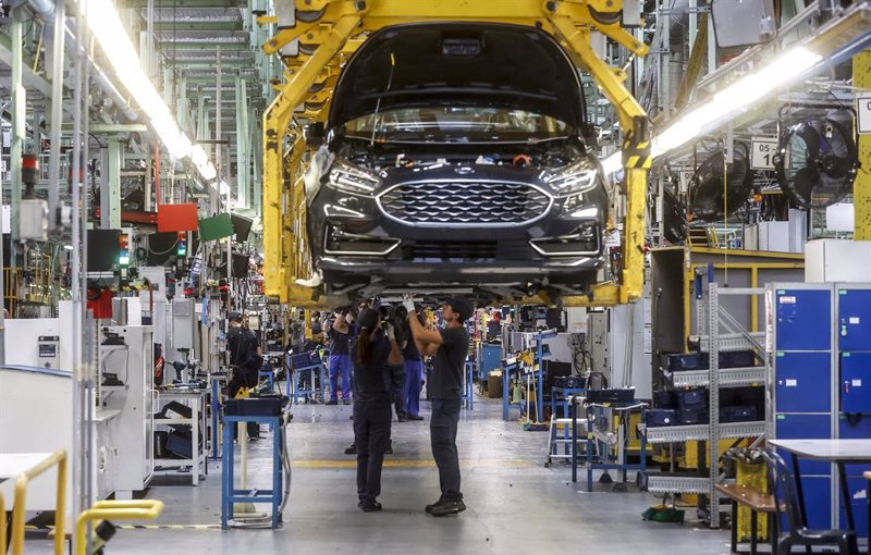 Ford reestructura su cúpula tras la salida del director ejecutivo de vehículos comerciales