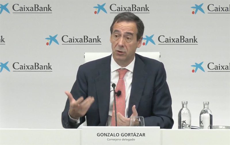 CaixaBank no piensa que BBVA y Sabadell estén «despistados» por la OPA, afirman que «existe una competencia muy fuerte».