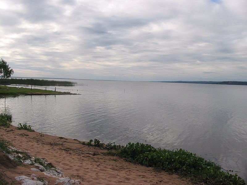 El BID aprueba un préstamo para el saneamiento de la cuenca del Lago Ypacaraí en Paraguay.