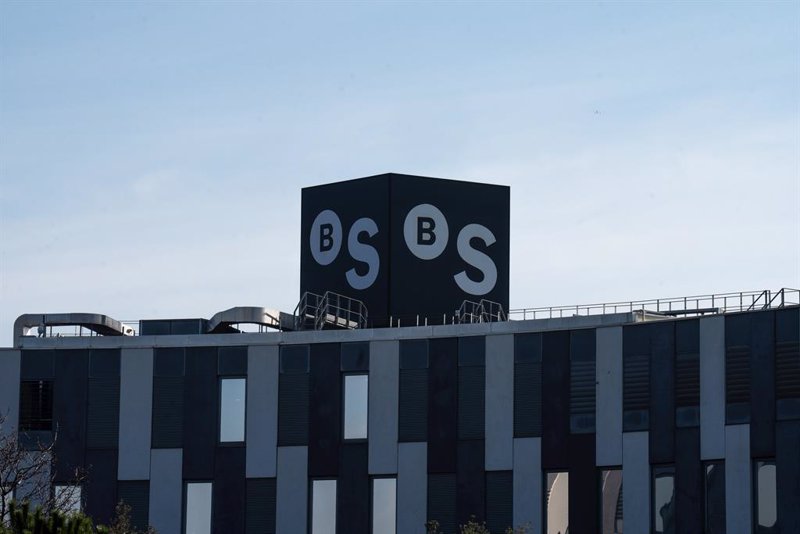 La Cámara de Alicante muestra interés en la Comisión Nacional de los Mercados y la Competencia por la oferta pública de adquisición del BBVA al Sabadell.