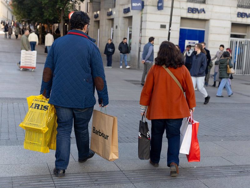 Las ventas del comercio minorista aumentaron un 5,4% en octubre, lo que representa su mayor crecimiento en dos años y medio.