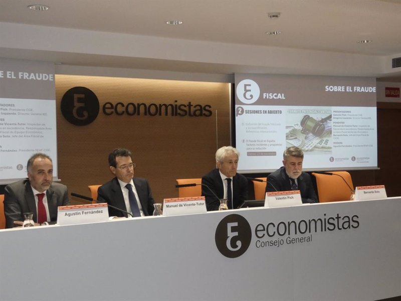 Los economistas critican el proceso de la reforma fiscal y solicitan una mayor estabilidad en los impuestos.