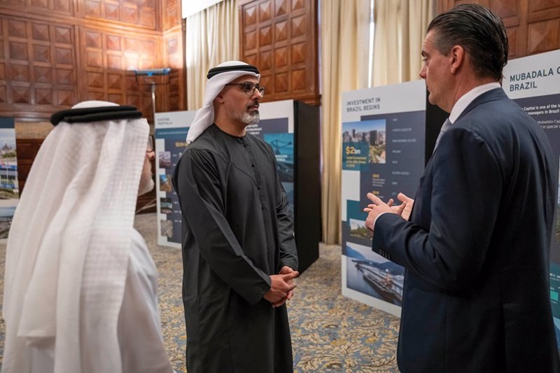 Mubadala intensifica su compromiso de construir cinco refinerías de combustibles en Brasil, lo que podría generar hasta 400.000 empleos.